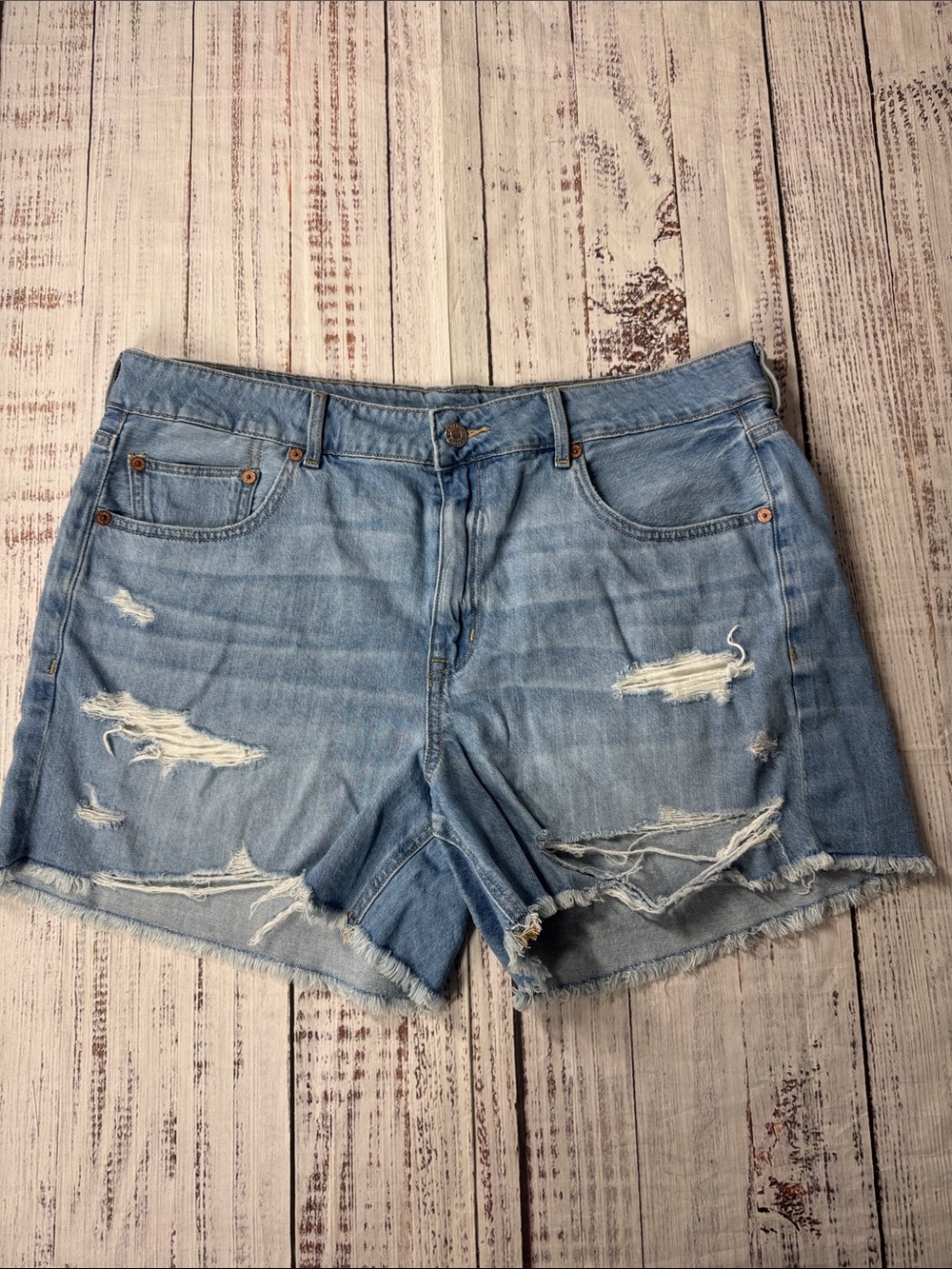 AMERICAN EAGLE TOMGIRL SHORTS DENIM JEAN WOMEN'S SIZE 14 CUT OFFS FRAYED RIPPED
